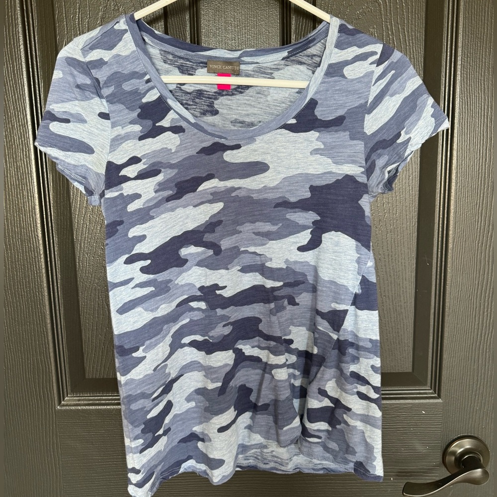 Vince Camuto Tshirt